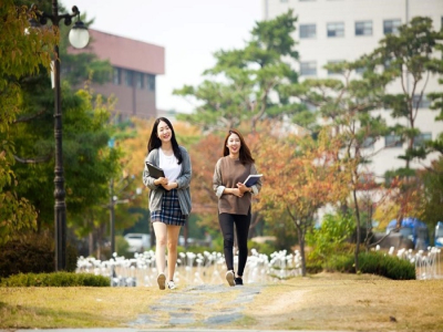 Du học sinh Hàn Quốc phải đóng tiền cam kết du học, tại sao?